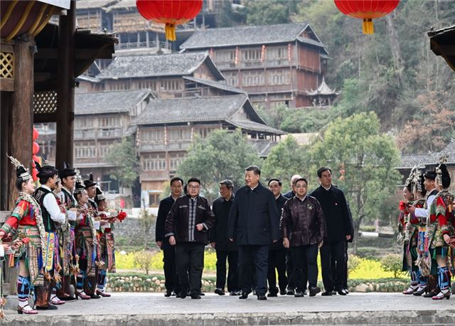 习近平在贵州考察时强调 坚持以高质量发展
