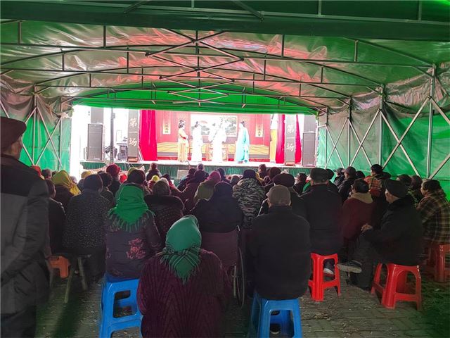 海南镇胡老村：开展“戏曲韵律，经典重现”惠民演出活动