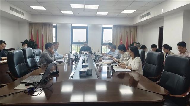 上饶市卫生健康委举行深入贯彻中央八项规定精神学习教育读书班暨理论学习中心组集体学习