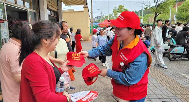 国网鄱阳县供电公司高考保电志愿服务：“守护光明考场，点亮未来希望”