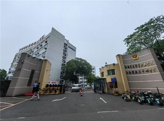 母校再履拾芳华——首返南昌师范“赢上”分校记