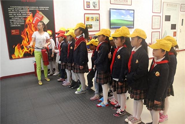 兴化市与企业共建安全文化教育体验基地