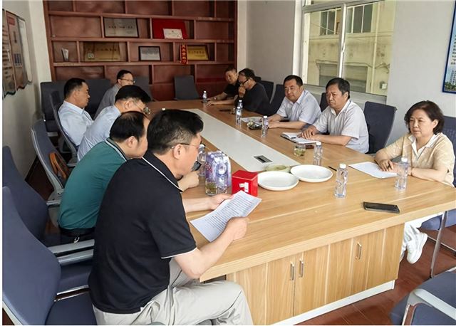 淮阴长江路街道商会组织会员企业学习民营经济促进法及税务知识