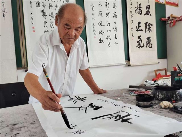 安徽省亳州市臧大春书画未老夕阳红