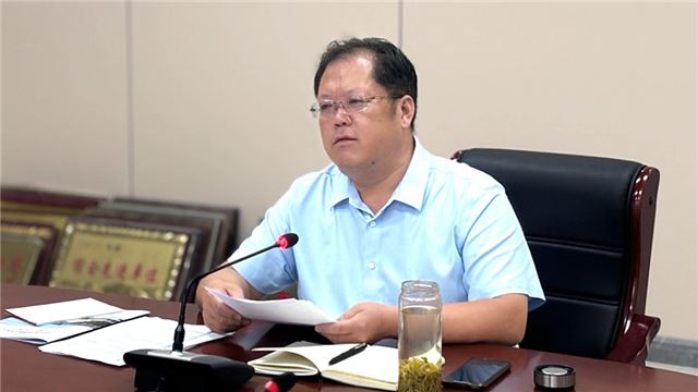 兴化中专召开八月份党委理论学习中心组