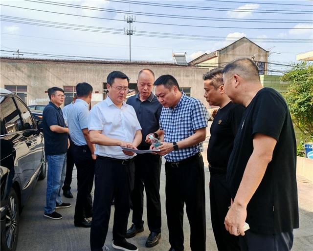 改革助力产业发展——兴化市自然资源和规划局到戴南镇开展集体土地盘活利用调研