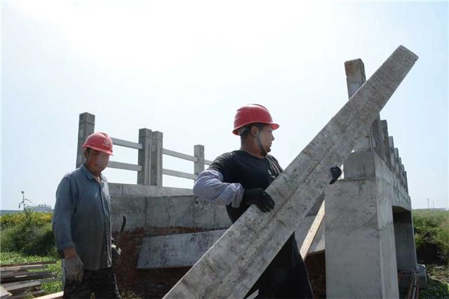 兴化大垛镇财资办：倾心架起惠农桥