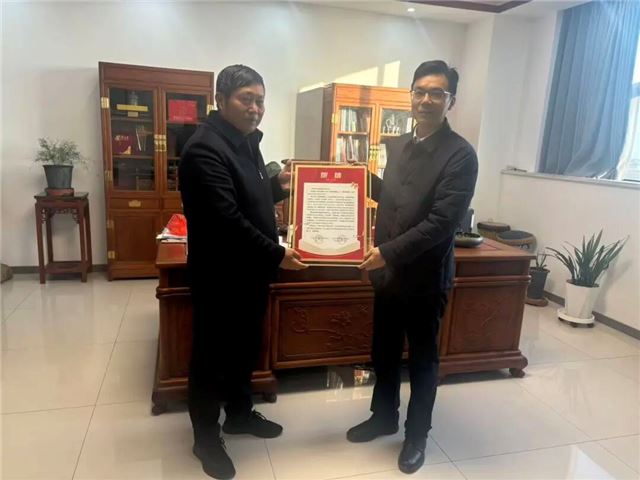 10271536886184522_33.jpg 10271536886184522_33.jpg