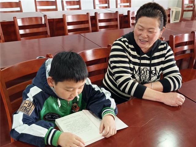 周末趣时光  亲子暖心相聚，共享甜蜜与陪伴