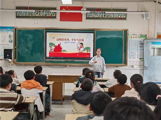 清明祭英烈 少年承初心——兴化市周庄镇开