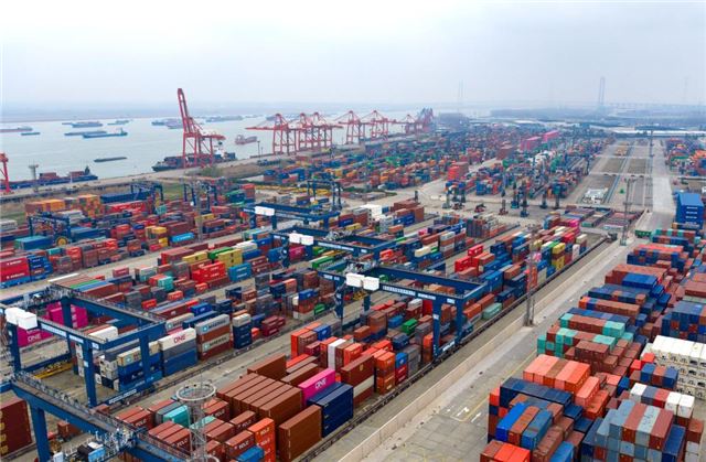 财经聚焦丨增速创近5年最高，三大关键因素支撑中国外贸起势有力